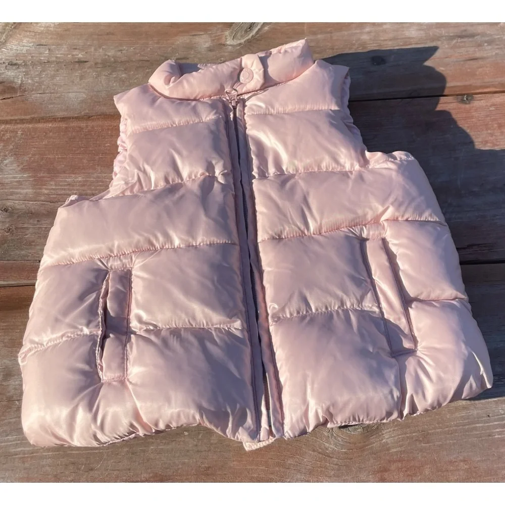 GAP baby puffer vest - Picture 2 of 8